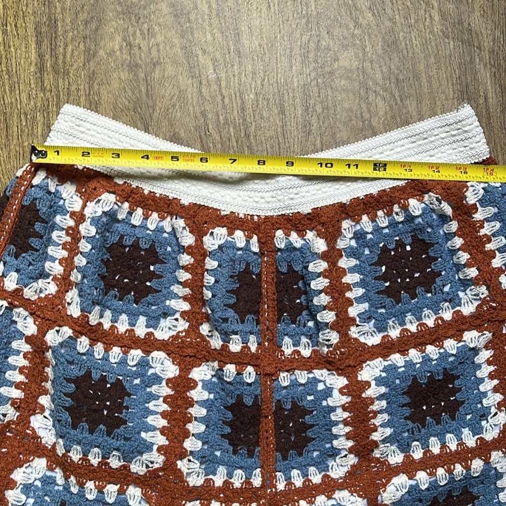 Ultra Pink Cottagecore Granny Square Crochet Shorts Brown Blue White Size XL - Picture 11 of 13